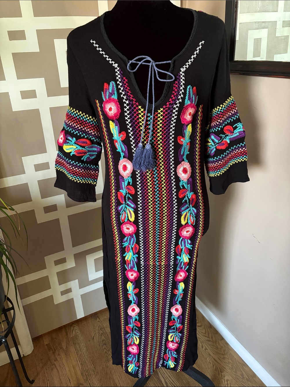 Mo Huan Yi Chu Embroidered Boho Dress Black Folk Kaftan Sz S NWOT